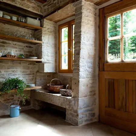 Relais De La Fontaine - Maison De Charme Cunfin