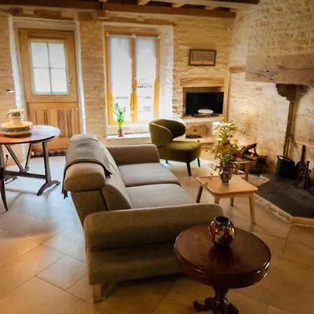 Relais De La Fontaine - Maison De Charme * Cunfin